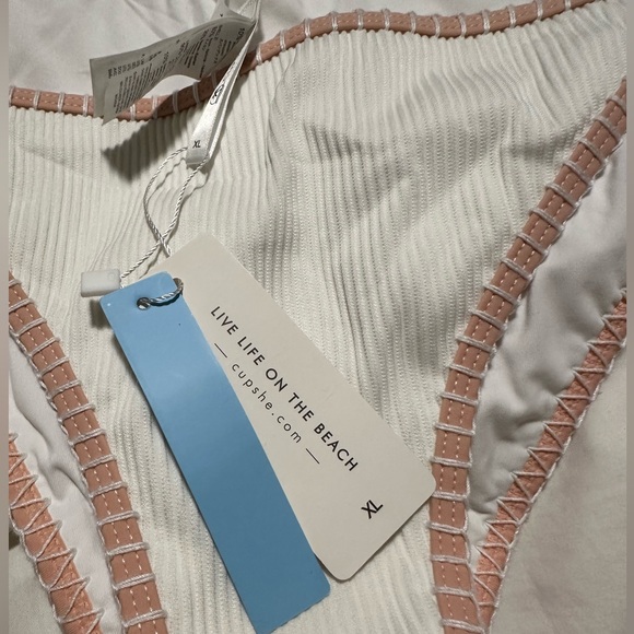 Cupshe bikini bottom - Picture 2 of 3